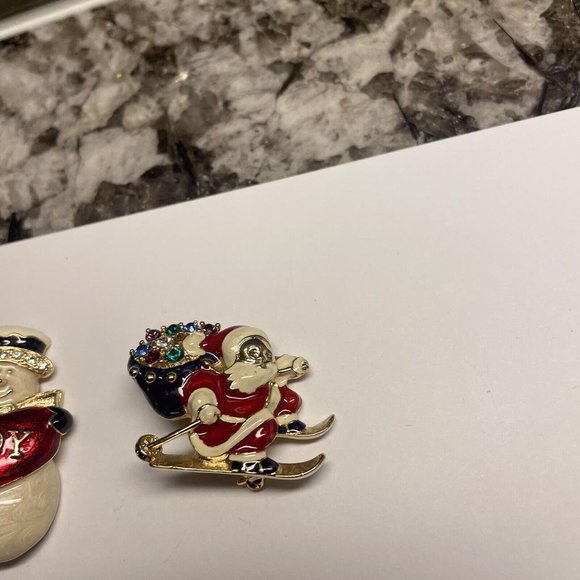 Lot Of 2 Gold Tone Christmas Holiday Brooch Pins Enamel Santa On Sleigh /Snowman - Picture 6 of 11